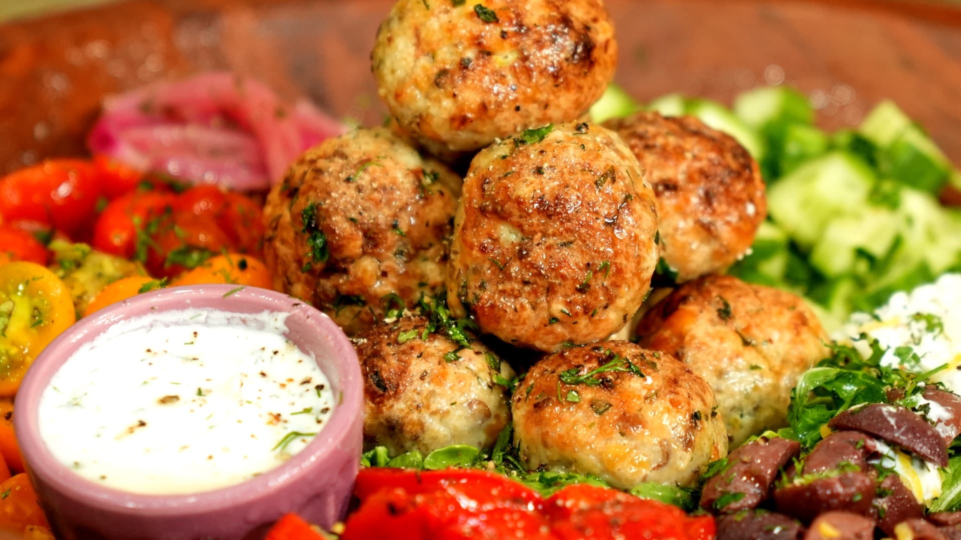 Protein Flip™ Turkey Lentil Meatball Salad with Herby Greek Yogurt Sauce