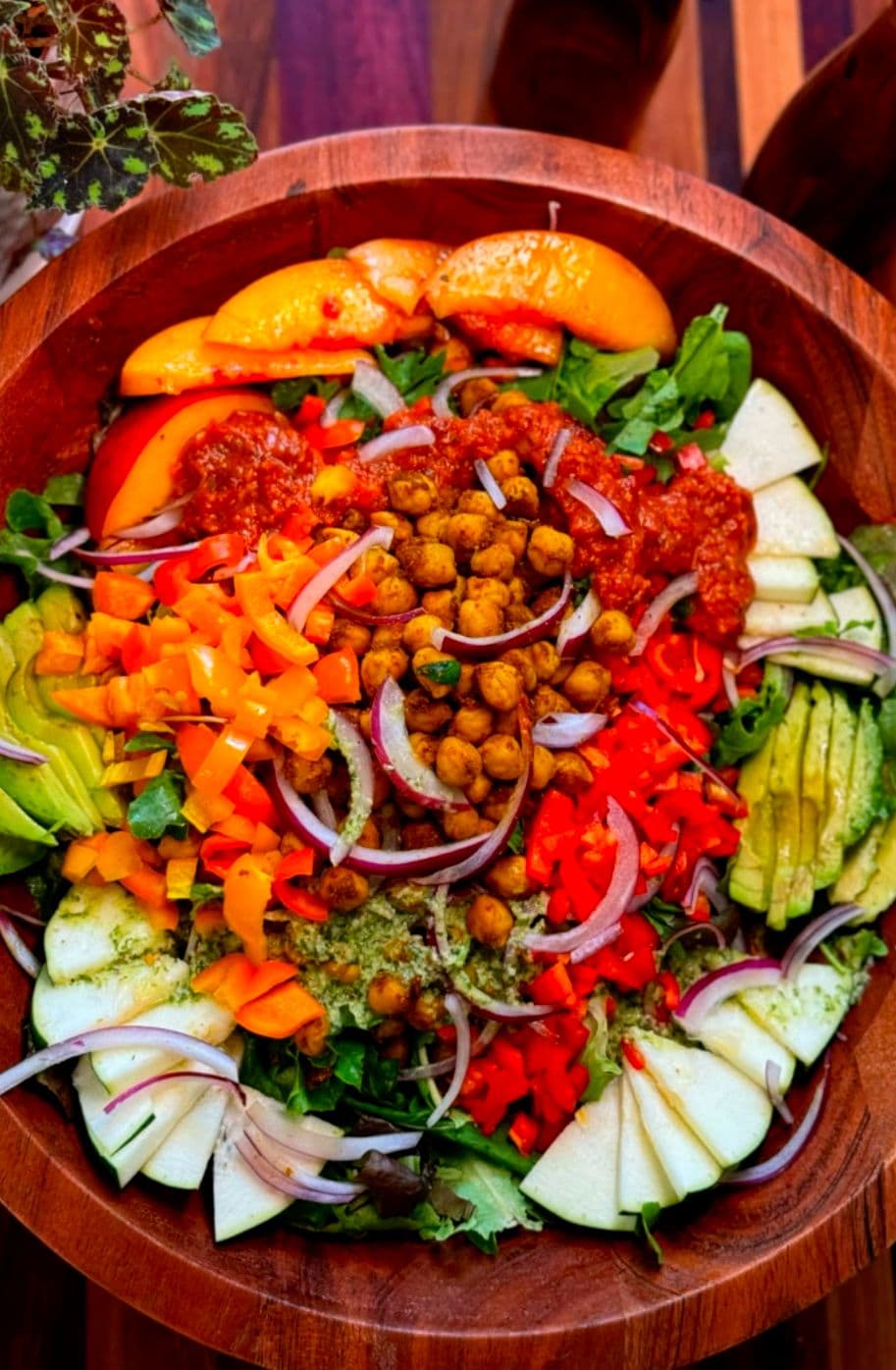 Vibrant Mediterranean Salad with Chickpeas & Fresh Vinaigrette